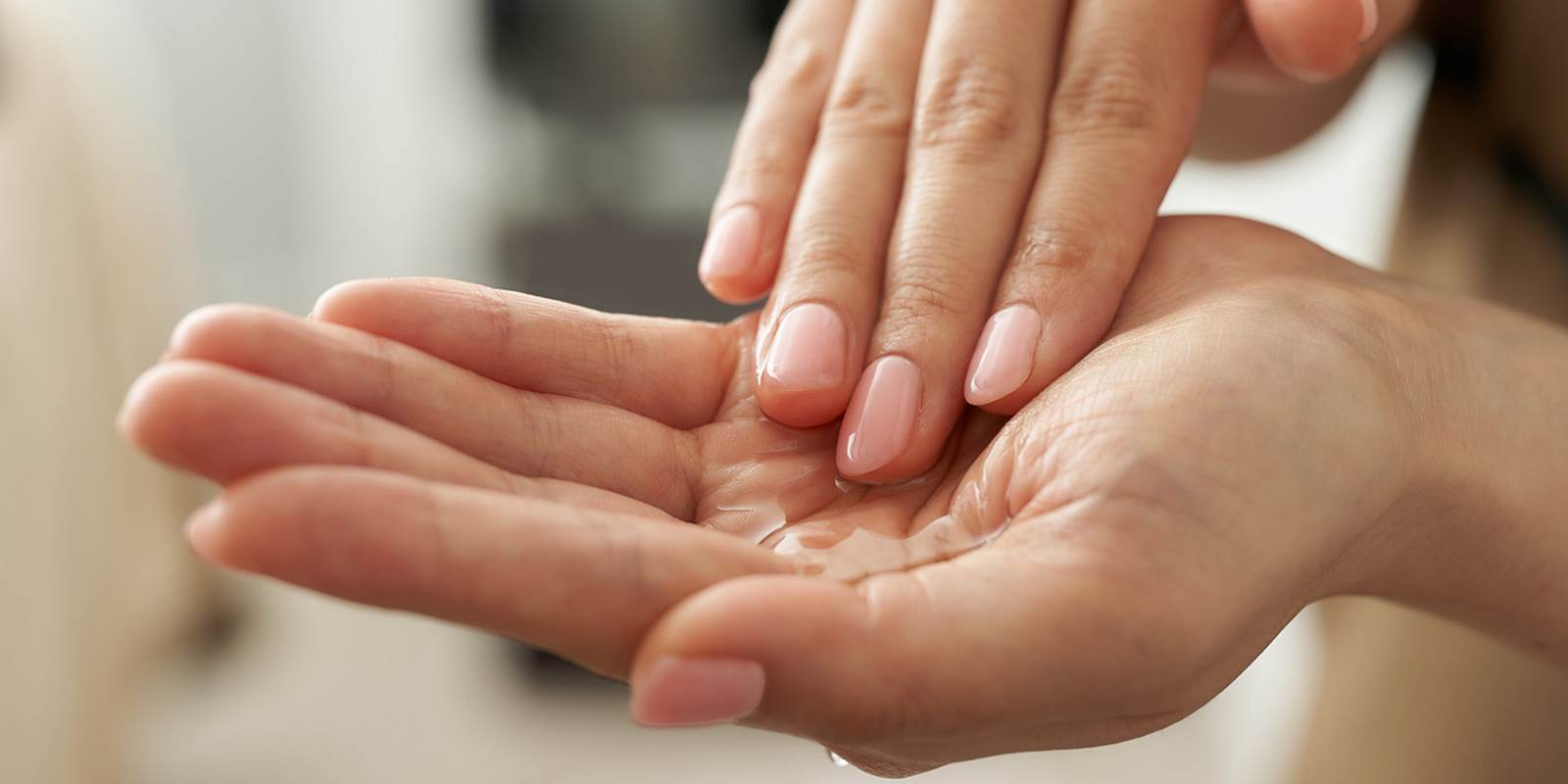Hand mit oel